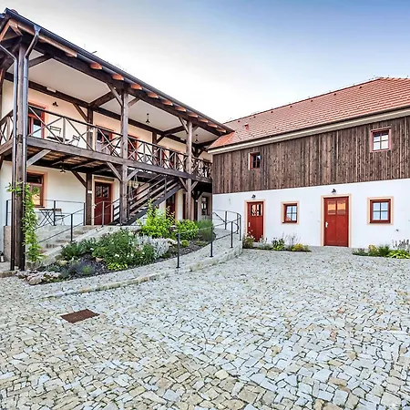 Apartamento Pěkná By Interhome